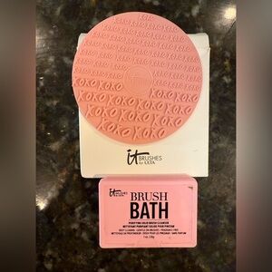It cosmetics brush bath kit